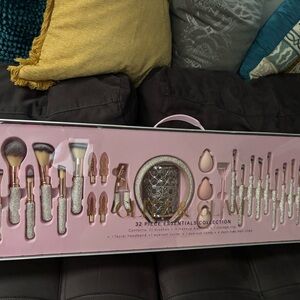 THE EXCLUSIVE-GLITZ & GLAM Glittery Makeup Brush Set with Rose Gold Accents